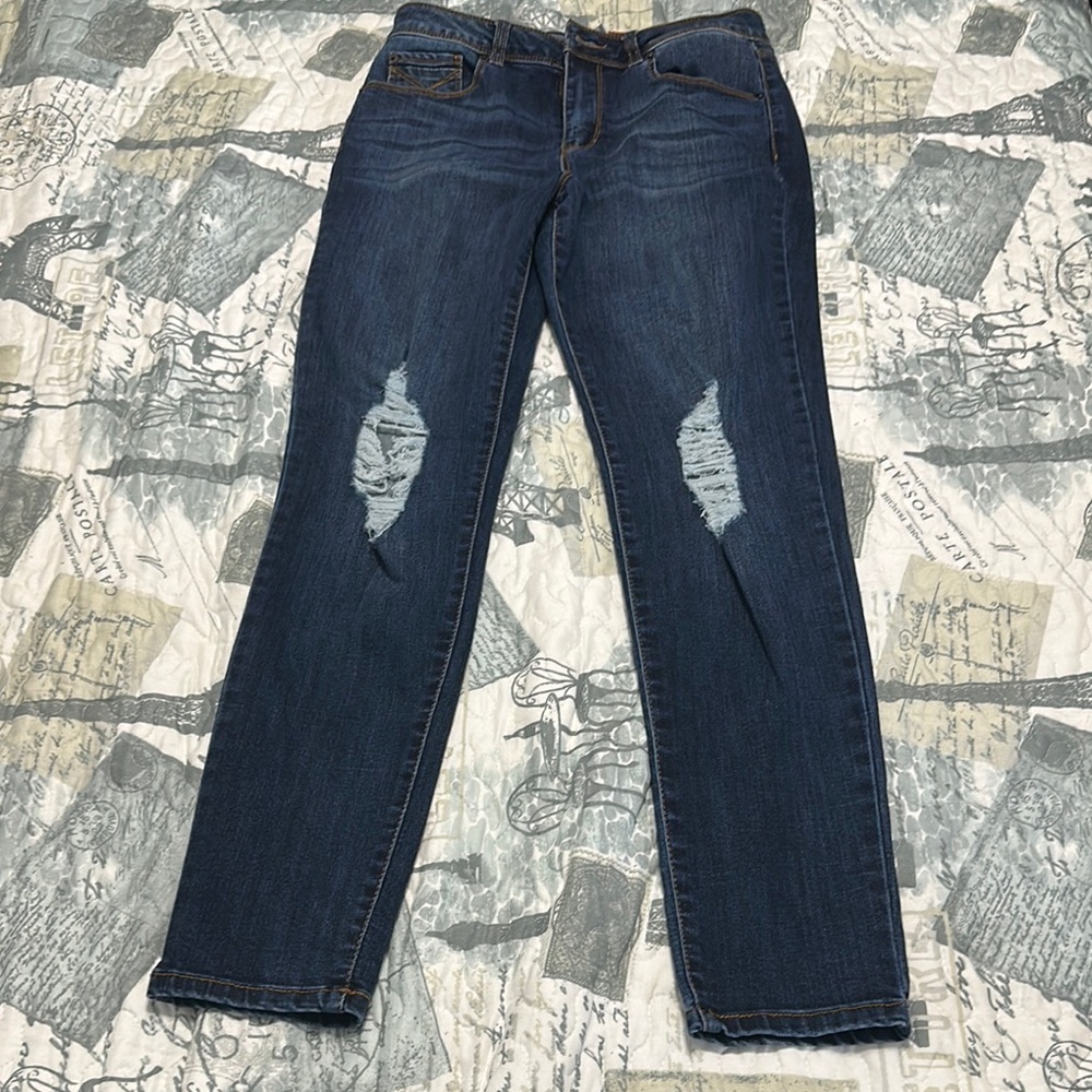 ❤️BUNDLE BUY 3 GET 15% OFF❤️
Boom Boom Jeans Blue Skinny Distressed Denim